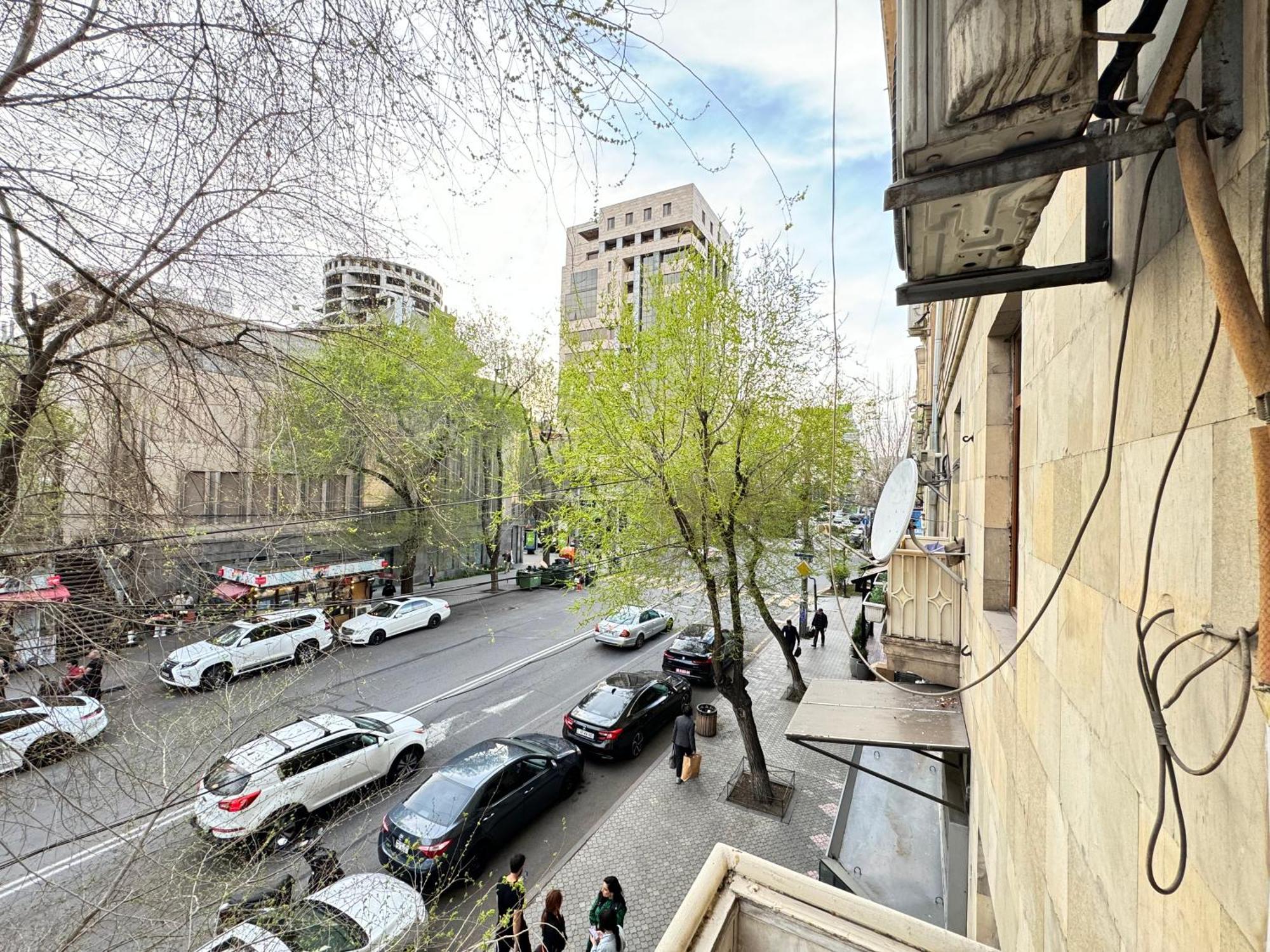 City Center Apartments On Tumanyan Street エレバン エクステリア 写真
